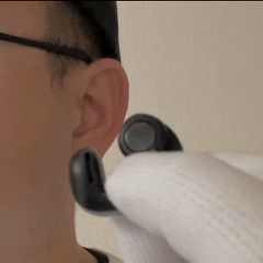 イヤーカフイヤホンの付け方
