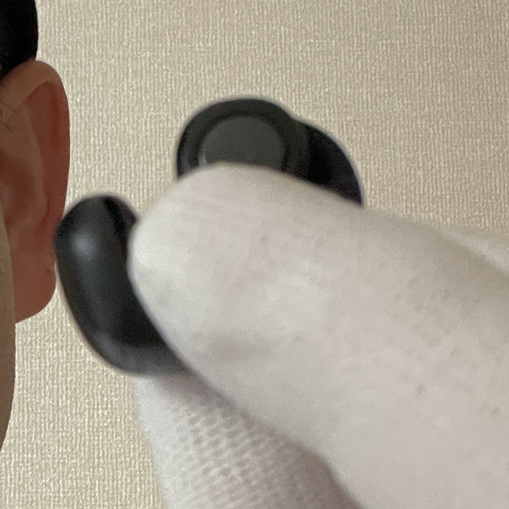 イヤーカフイヤホンの付け方