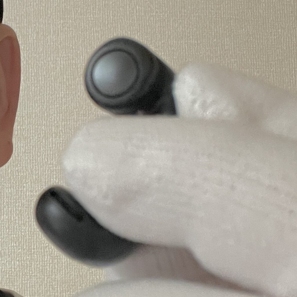 イヤーカフイヤホンの付け方